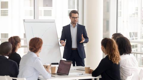 10 books that will teach you to sell