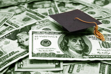 American students demand to lower tuition fees if the distance learning continues